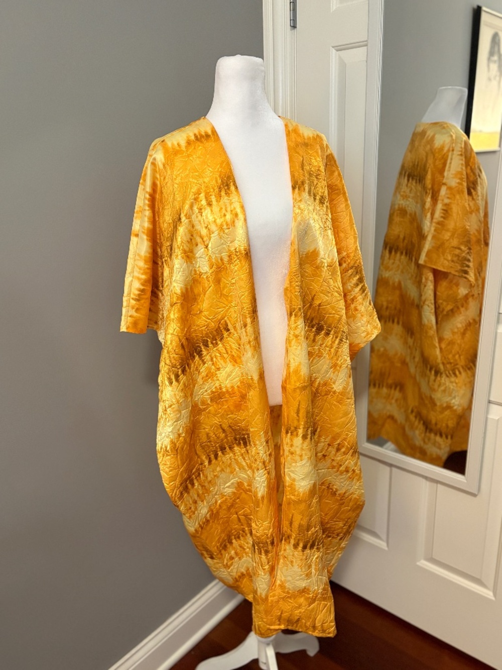 House of Harlow 1960 x Revolve Danna Kimono in Golden Tie Dye - NWT - Picture 1 of 12
